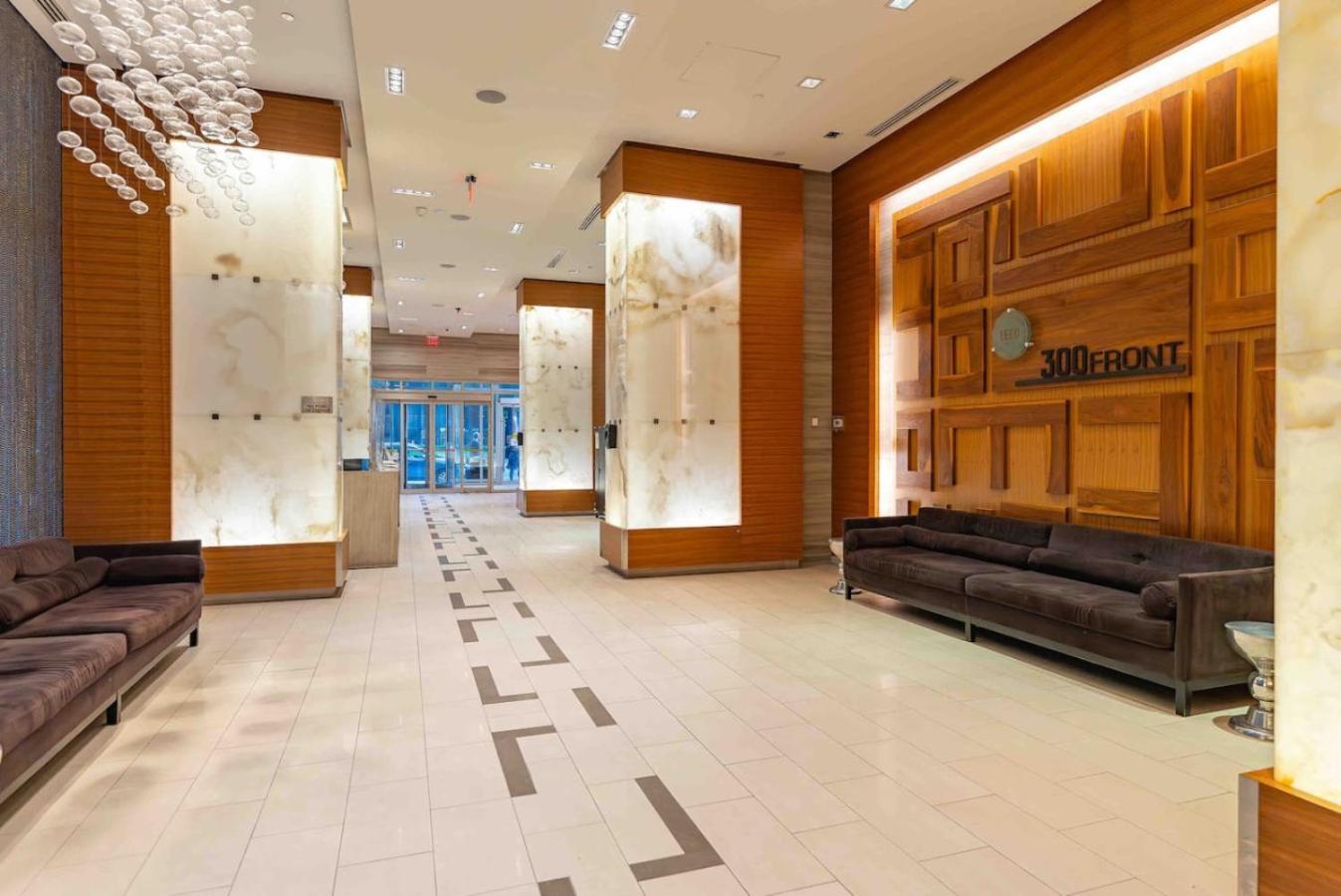 Rogers Center And Cn Tower 2br 2bth With Parking Dt Apartment Toronto