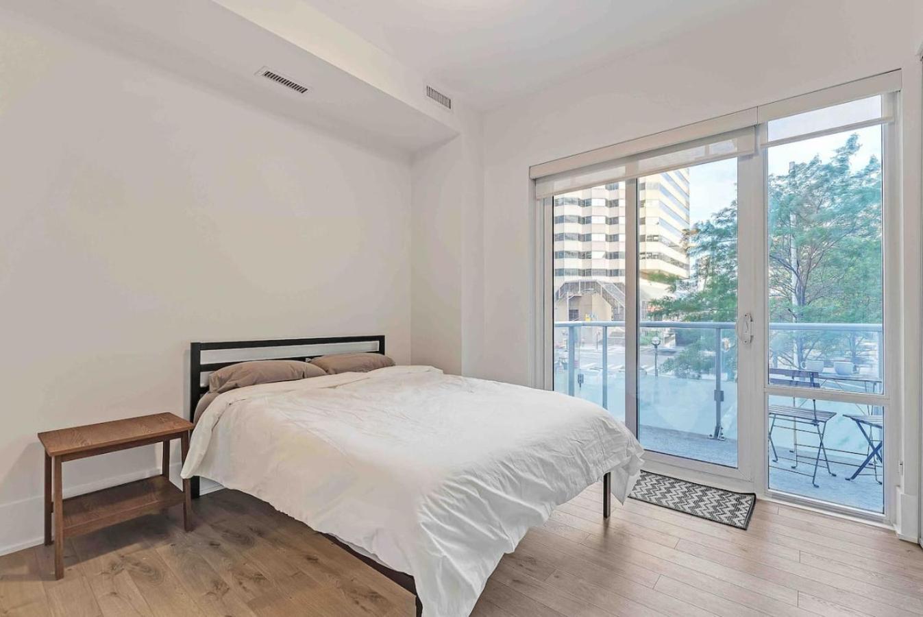 Apartment Rogers Center And Cn Tower 2br 2bth With Parking Dt