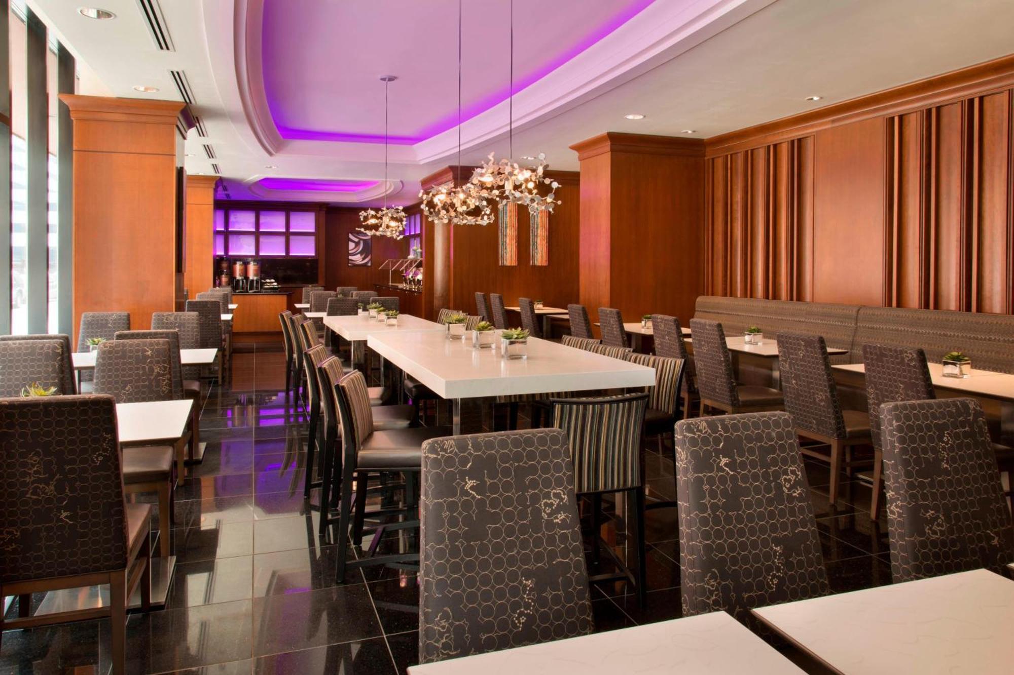 By Marriott Downtown / Entertainment District Hotel
