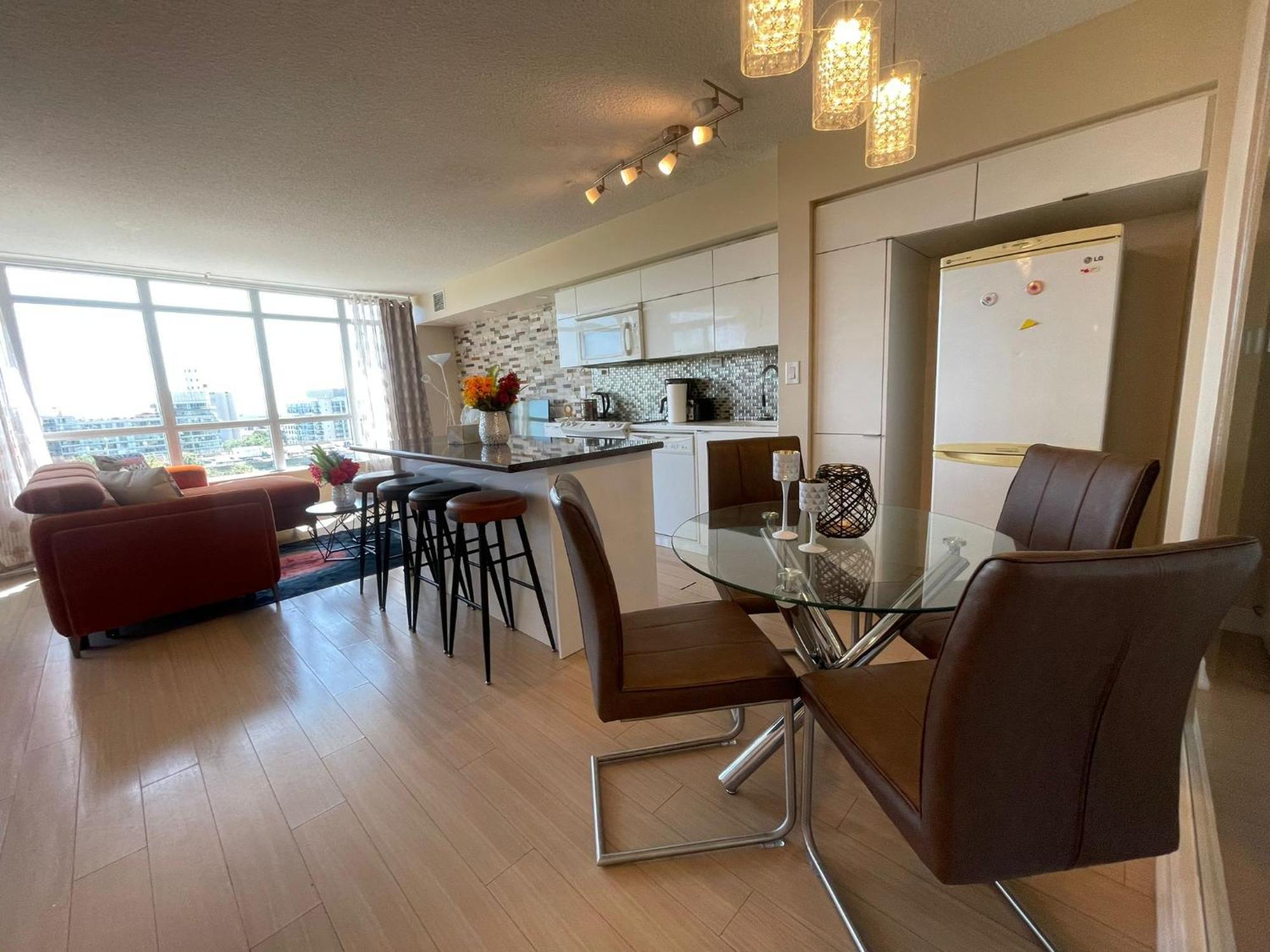 Luxury Apartment Downtown Toronto - Near Cn Tower Apartment *