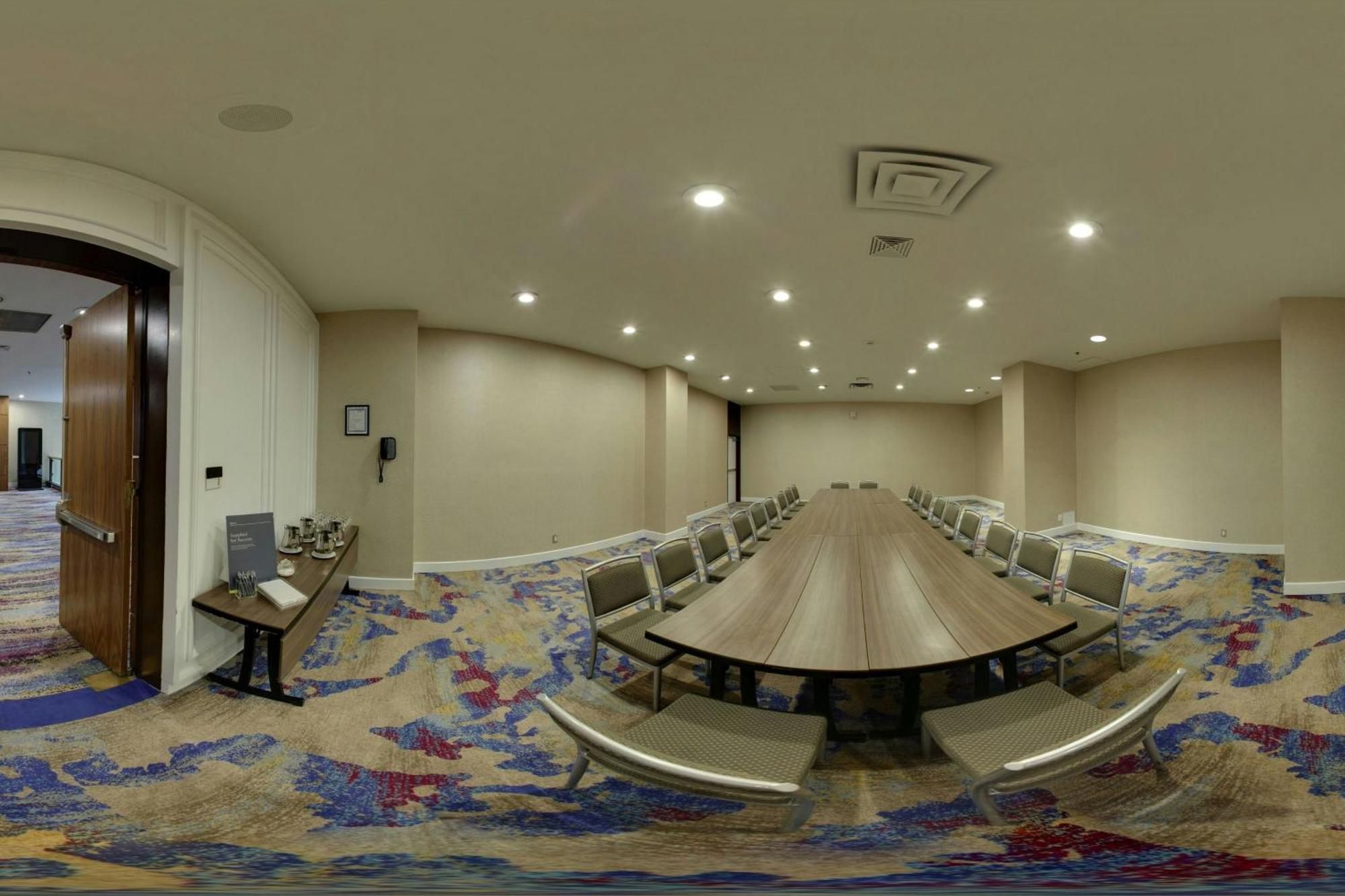 The Westin Airport Hotel 4*