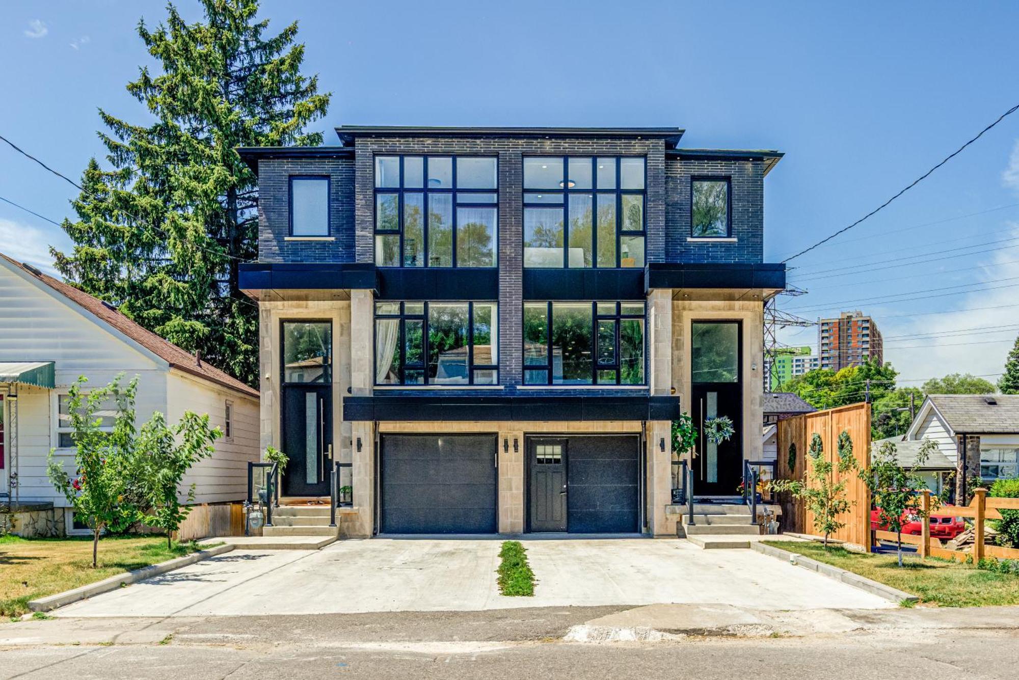 Modern Living -newly Built *