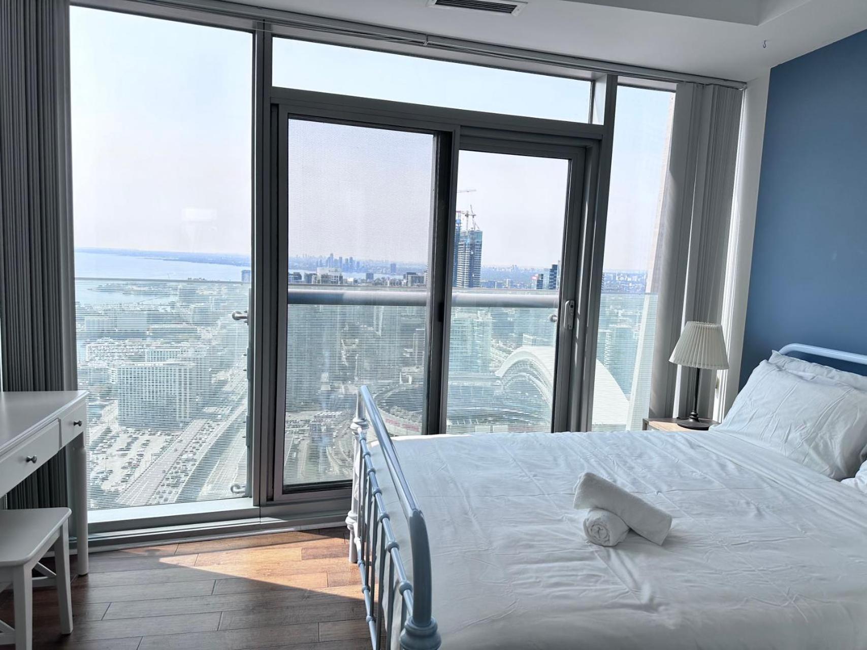 Apartment 6 Guests Modern With Views Near Cn Tower Fully Equipped *