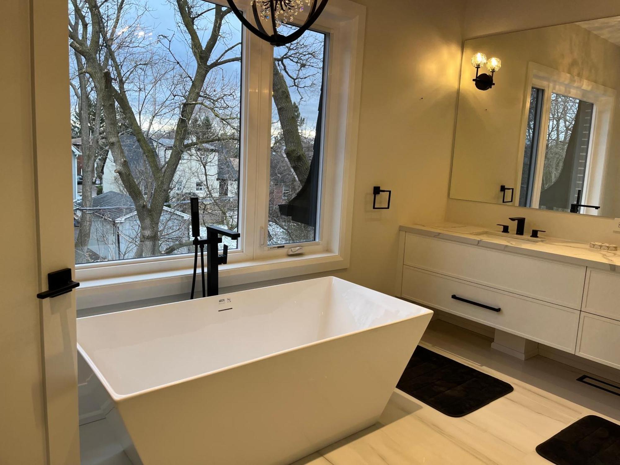 Luxurious New Lawrence Manor 6-bedroom Toronto
