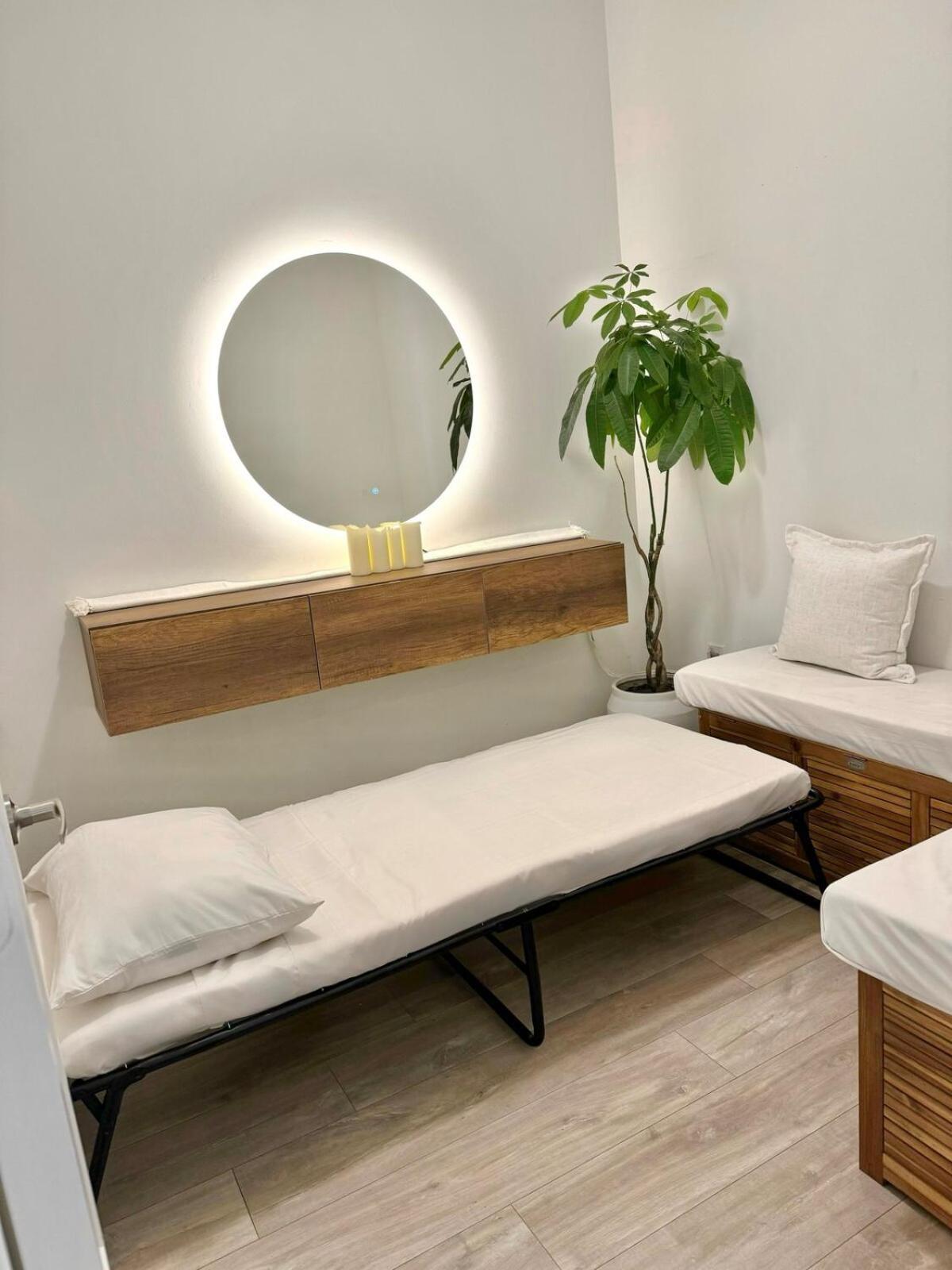 Apartment Downtown Core 2 Bed 2 Bath Toronto