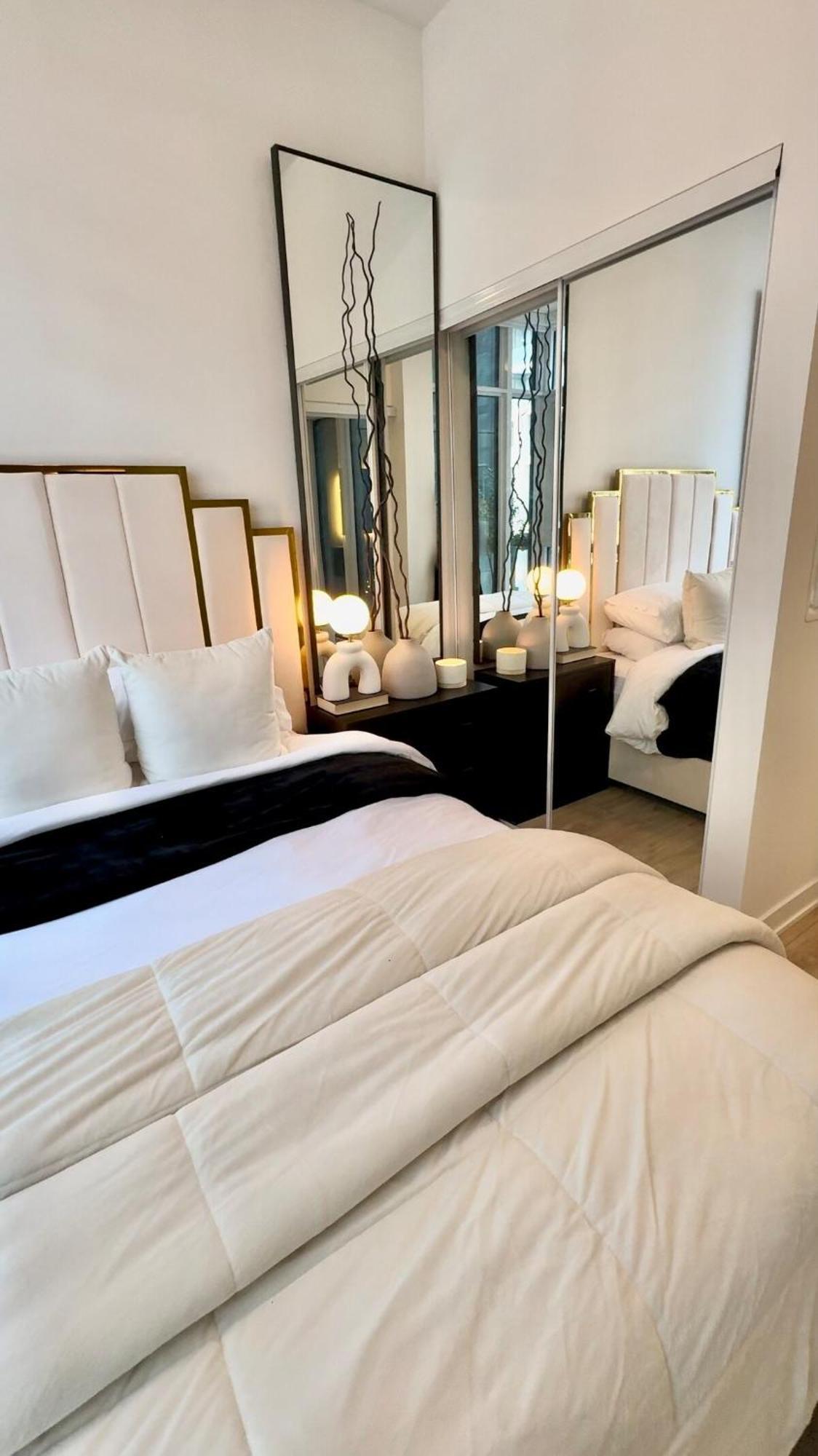 Apartment Downtown Core 2 Bed 2 Bath