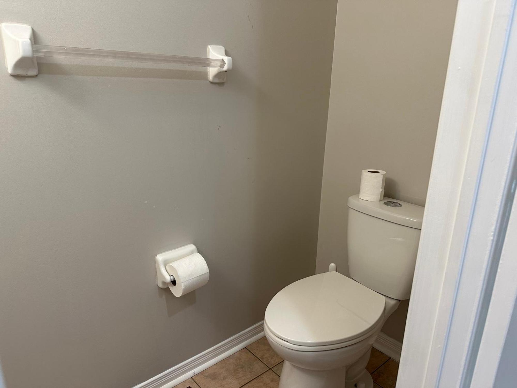 Charming 3-bedroom House With Wi-fi In Apartment
