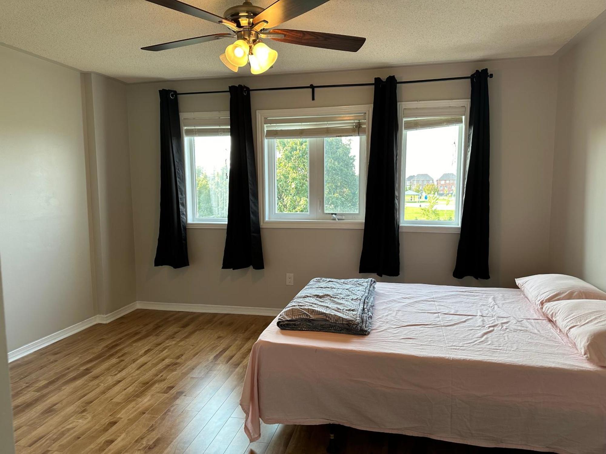 Charming 3-bedroom House With Wi-fi In Apartment Toronto