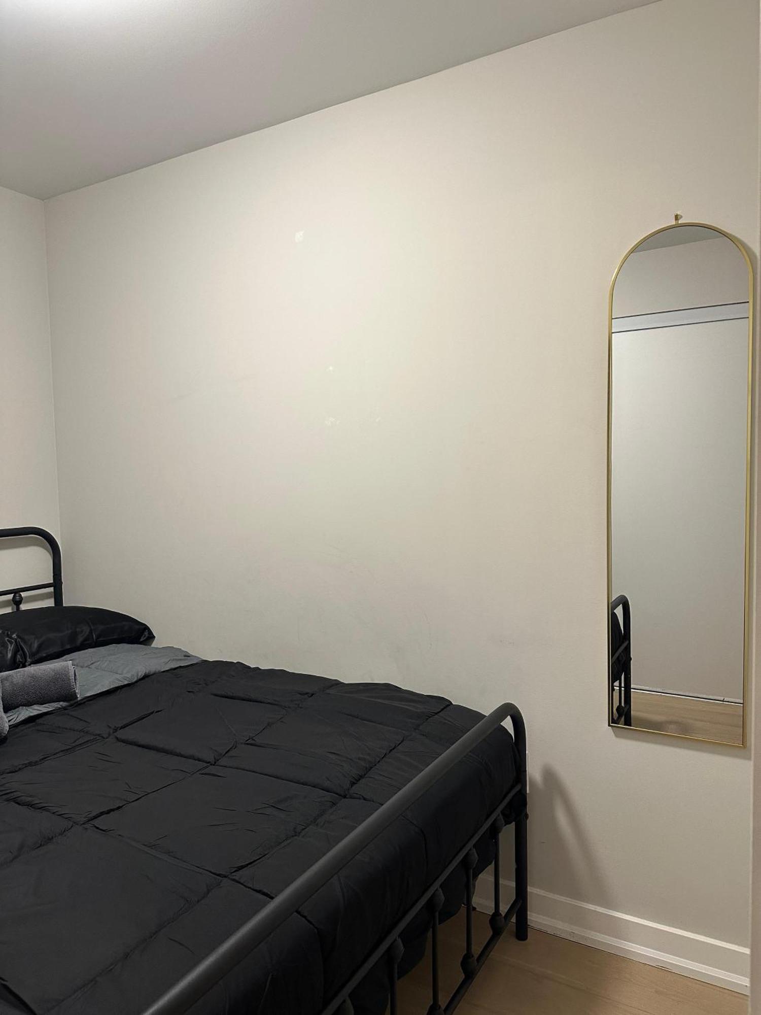 Downtown 2 Bedroom Gem With Free Parking Apartment