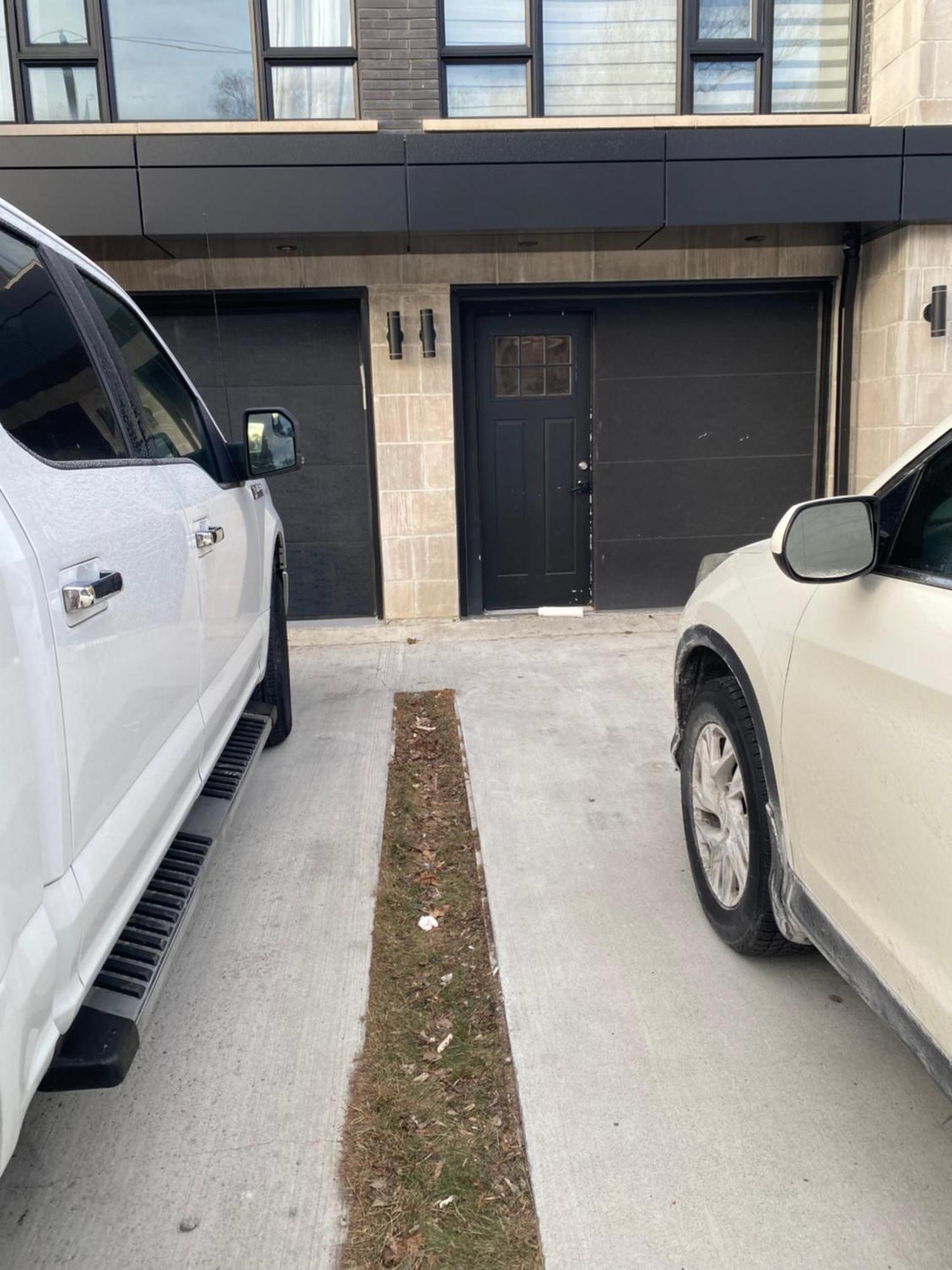 Modern Living -newly Built Toronto