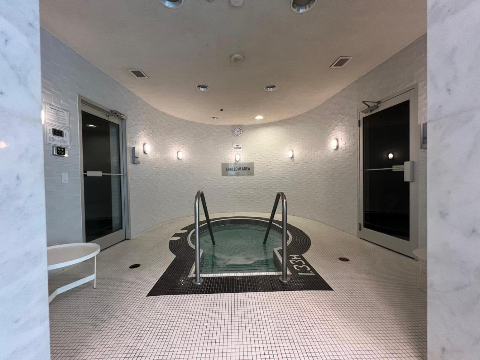Downtown Deluxe Apartment