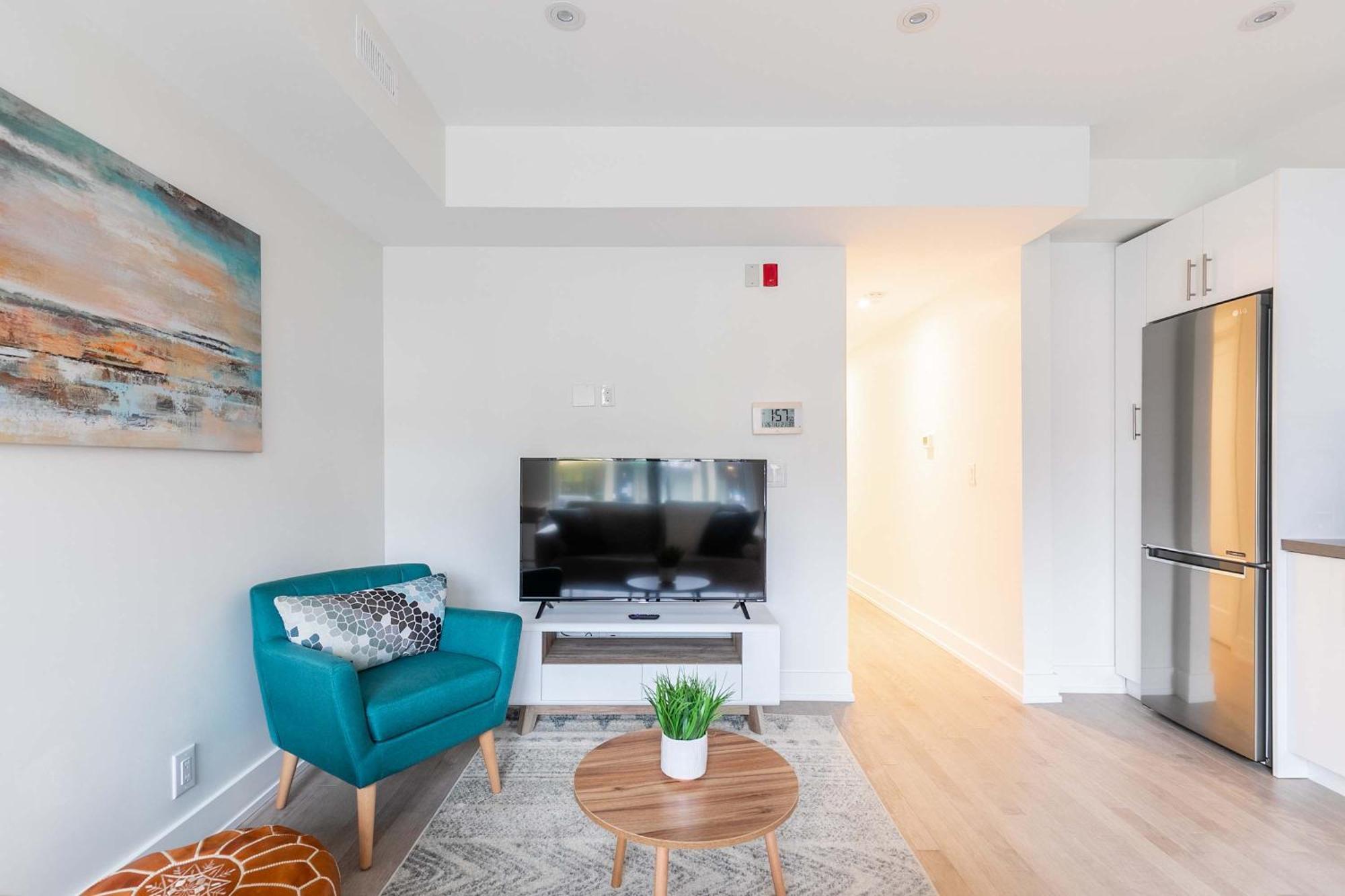 Beautiful Modern Unit In High Park North Toronto