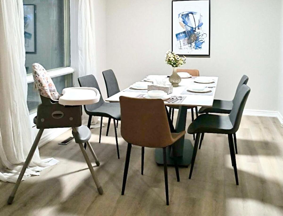 Cozy And Spacious Vacation In Toronto