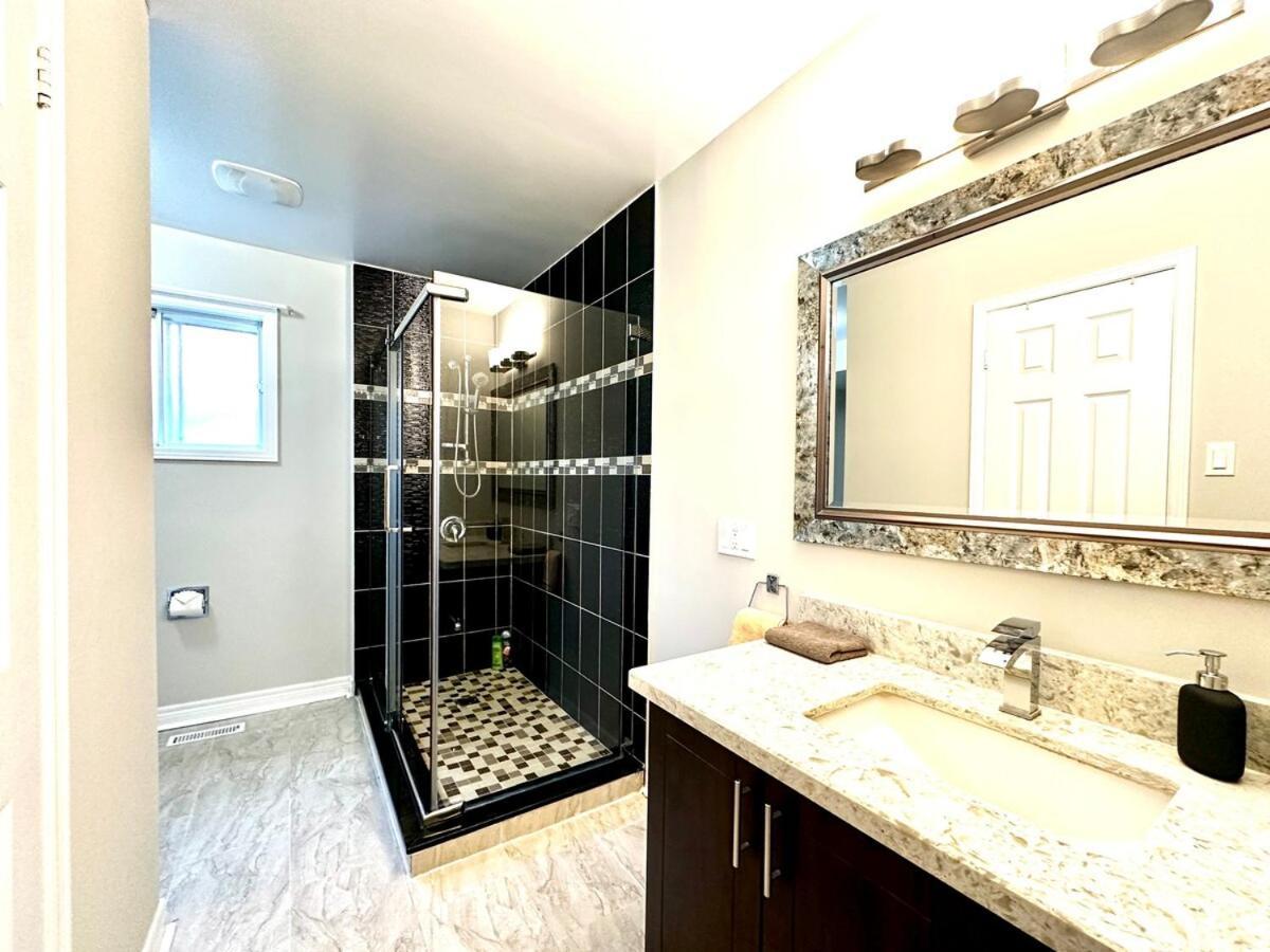 Cozy And Spacious Vacation In Toronto