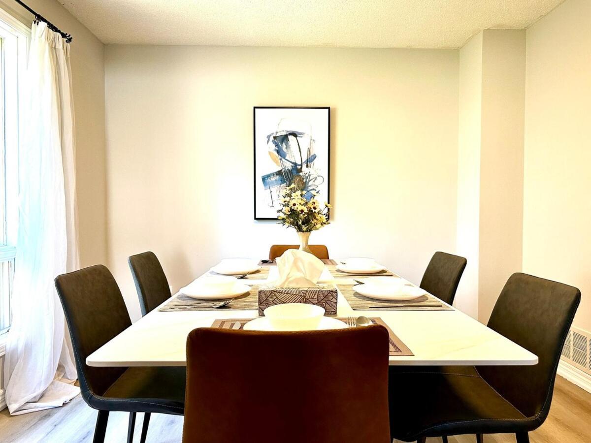Cozy And Spacious Vacation In Villa Toronto