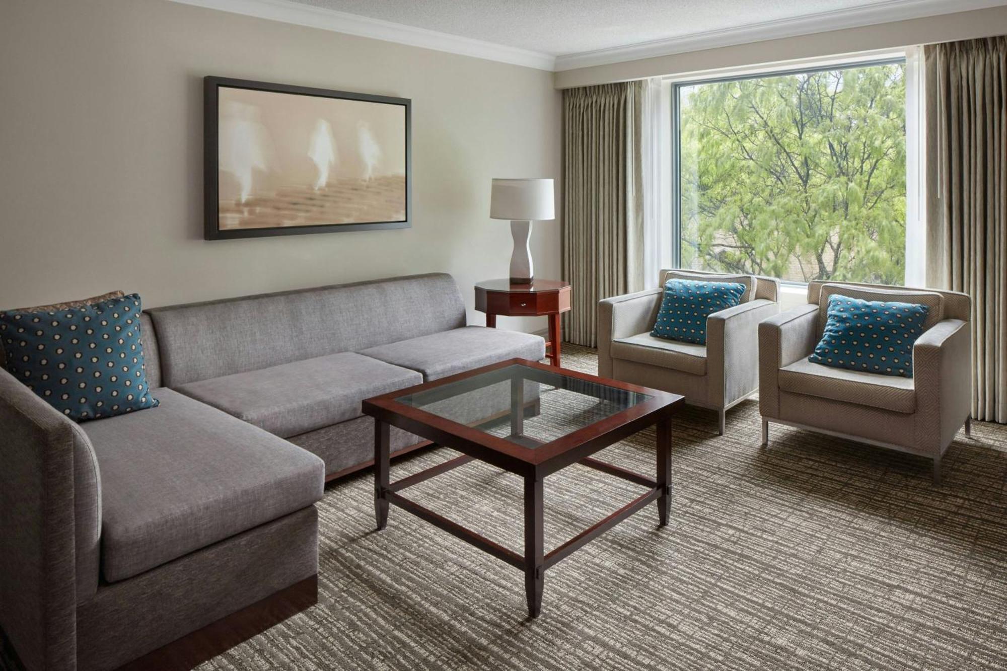 Marriott Downtown At Cf Eaton Centre Hotel