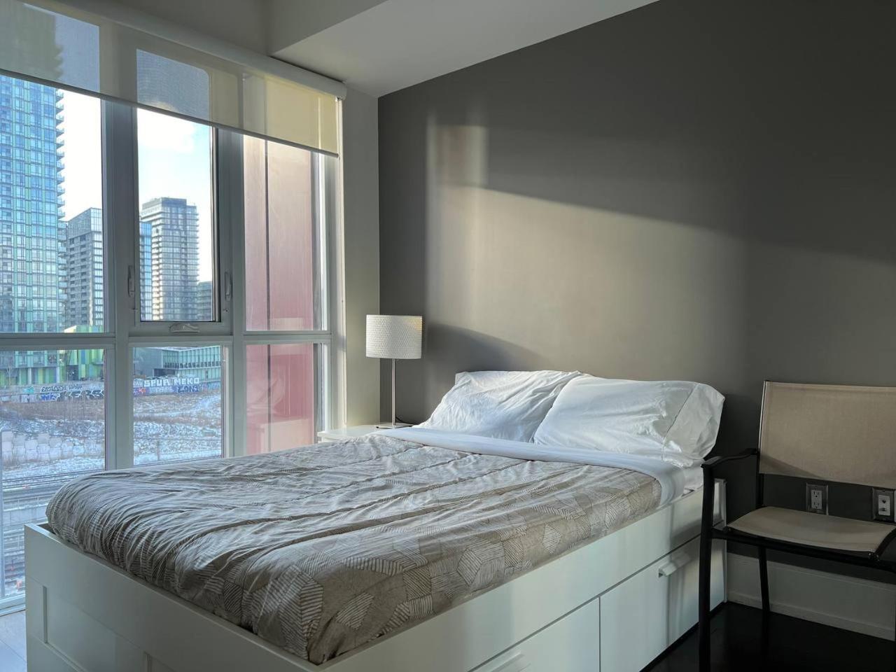 Downtown Deluxe *