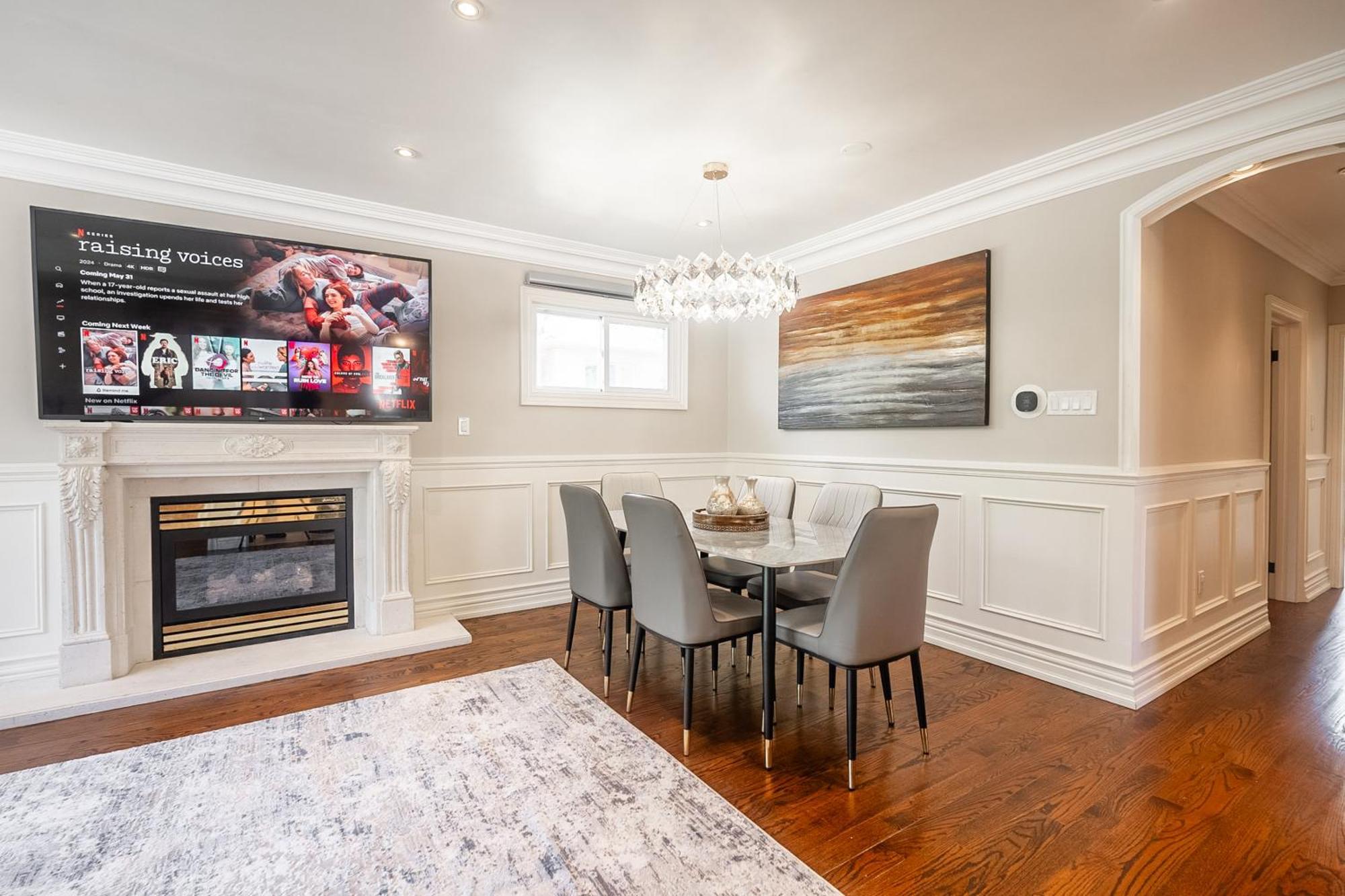 Luxury 3 Bedroom *