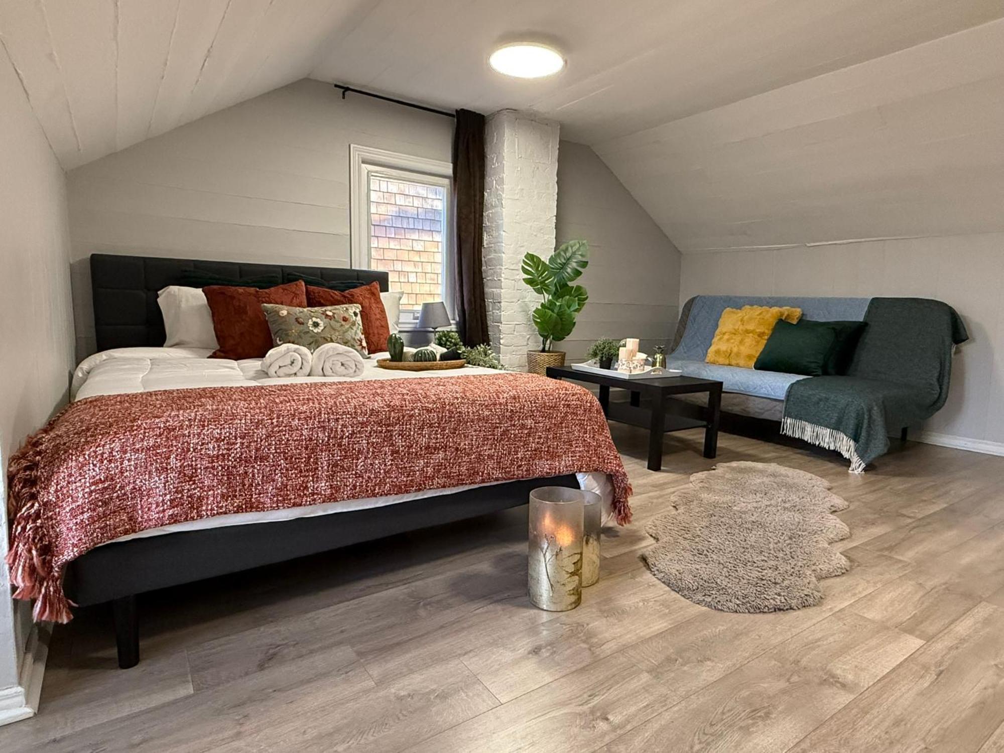 Ferienhaus 3-bedroom House In Little Italy Downtown-free Parking *