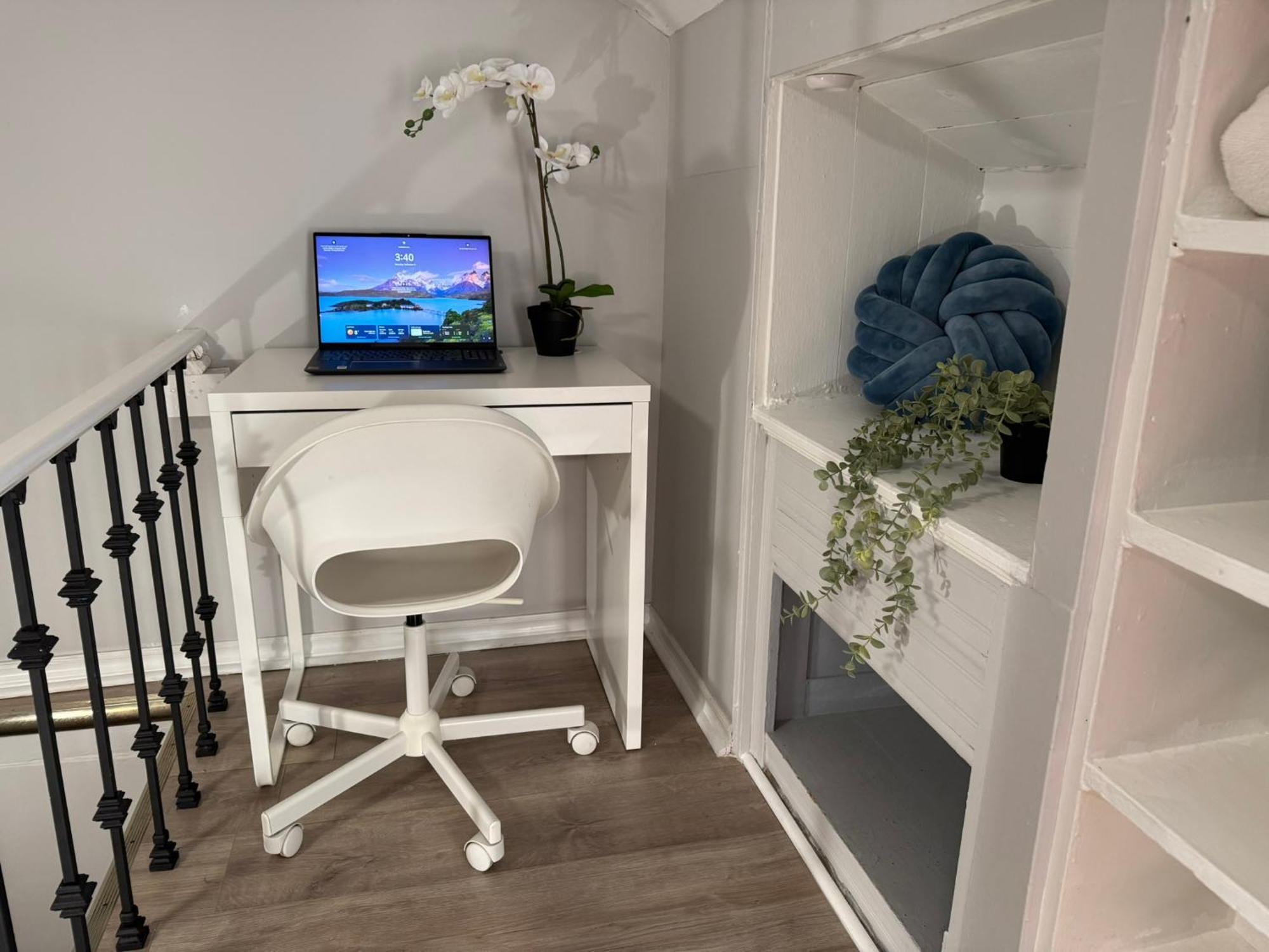 3-bedroom House In Little Italy Downtown-free Parking Ferienhaus Toronto