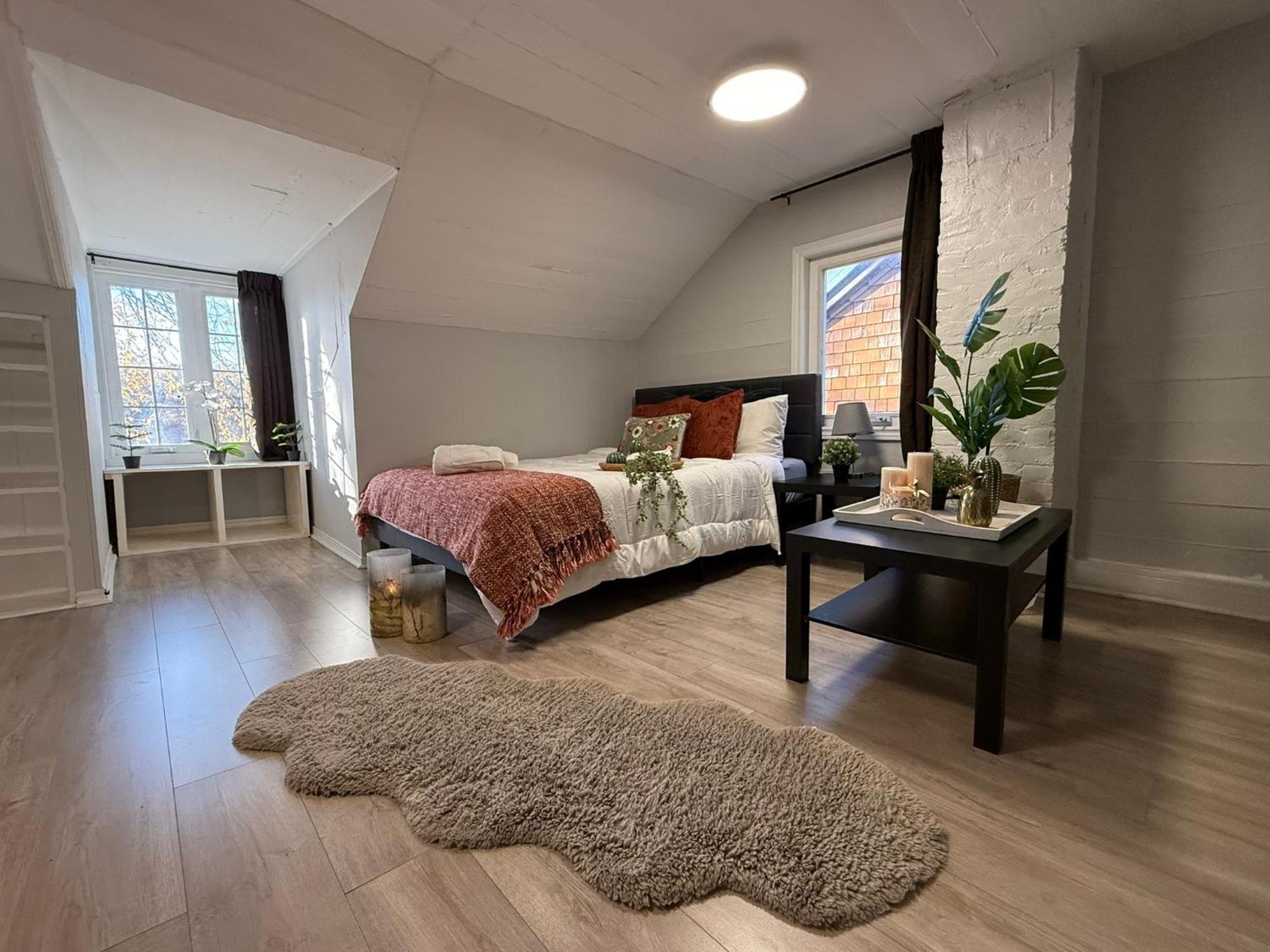 3-bedroom House In Little Italy Downtown-free Parking Ferienhaus