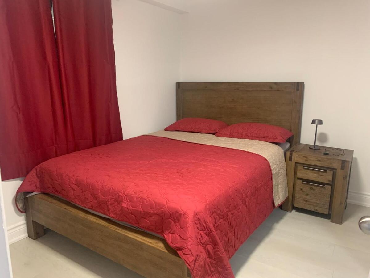 Apartment 2-bedroom Entire In Toronto- Free Parking! Toronto