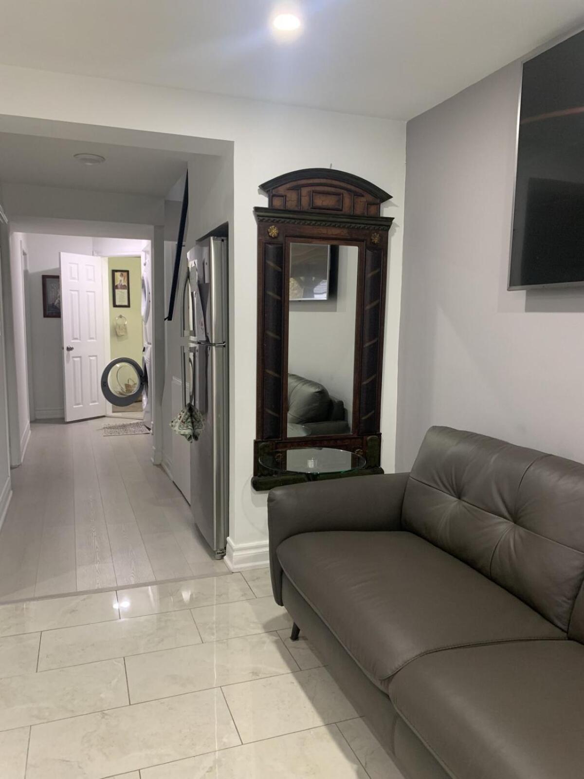 2-bedroom Entire In Toronto- Free Parking! *