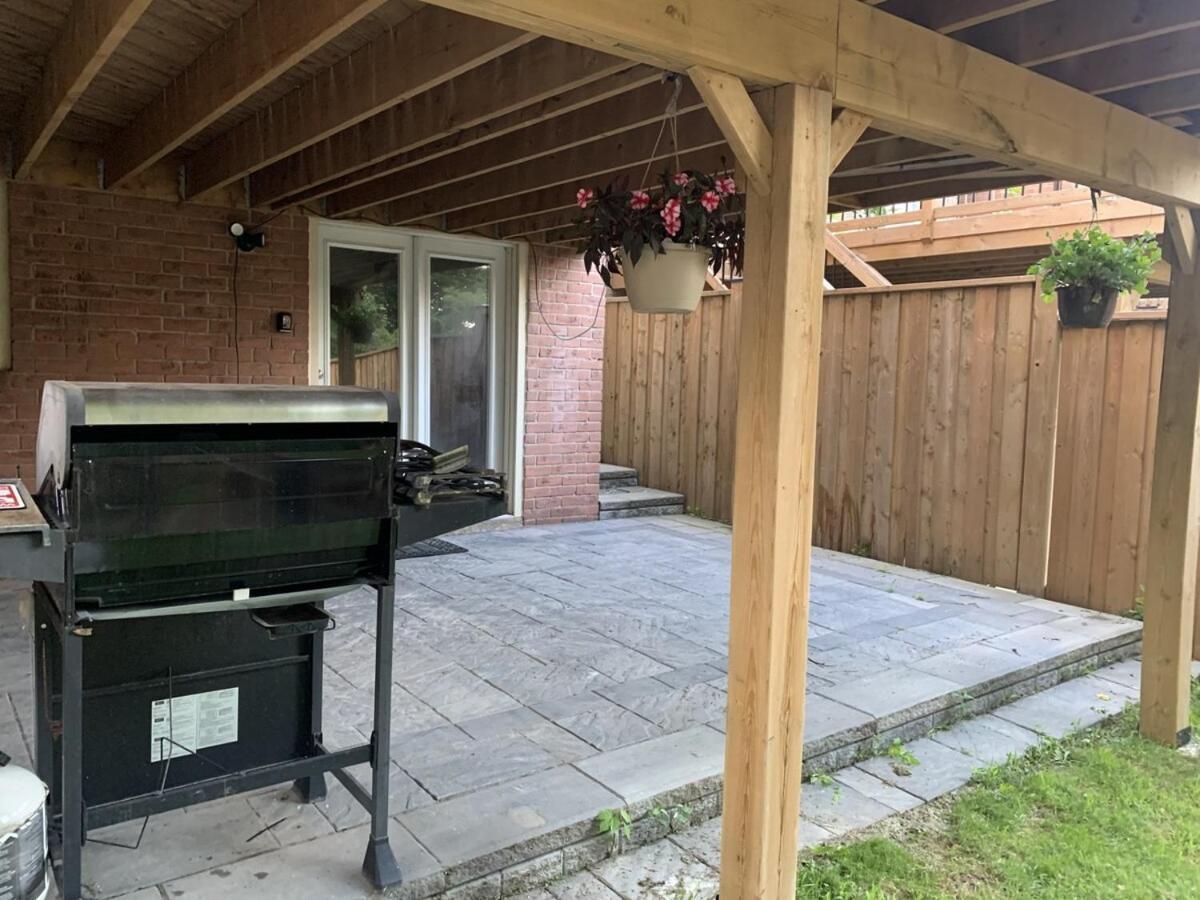 2-bedroom Entire In Toronto- Free Parking! Apartment Toronto