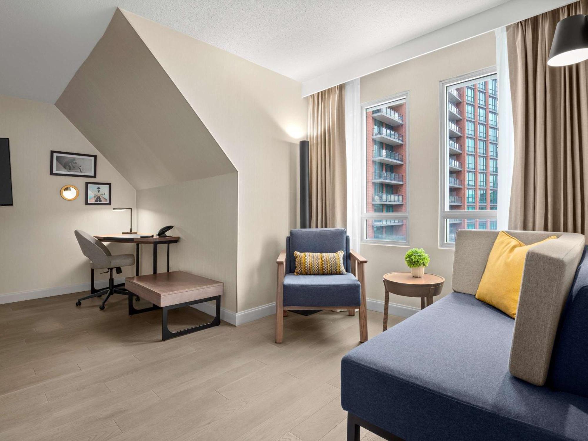 The Novotel Centre 4*