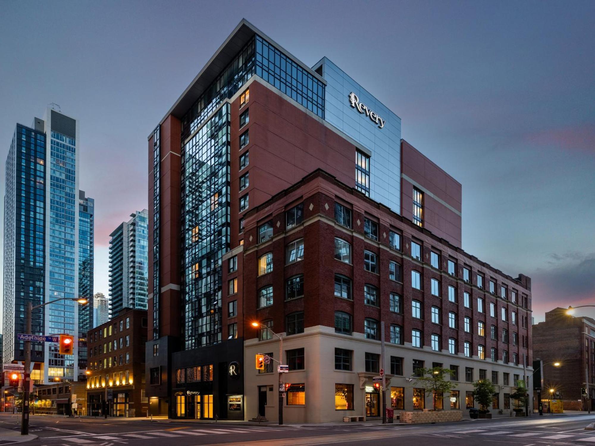 Revery Downtown, Curio Collection By Hilton Hotel Toronto