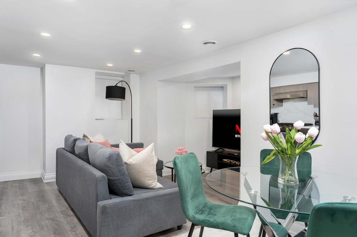 Apartment Cozy Parkdale Fantastic Location Parking