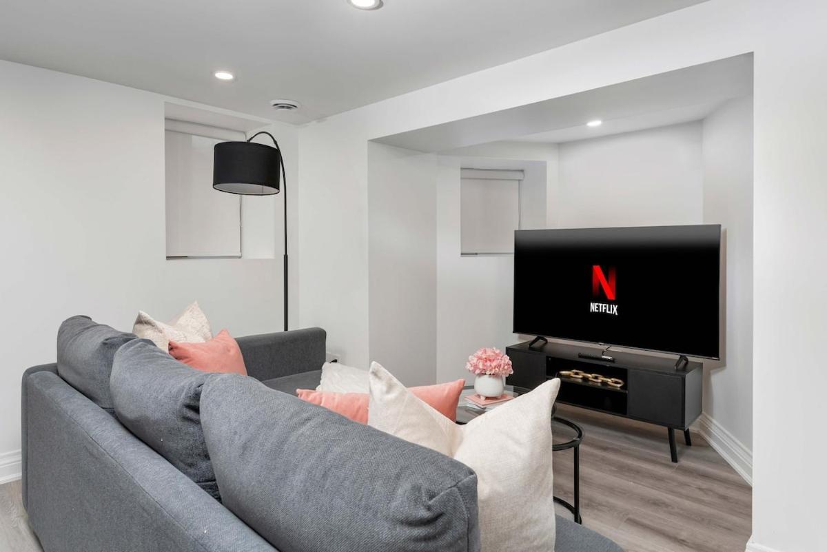 Apartment Cozy Parkdale Fantastic Location Parking