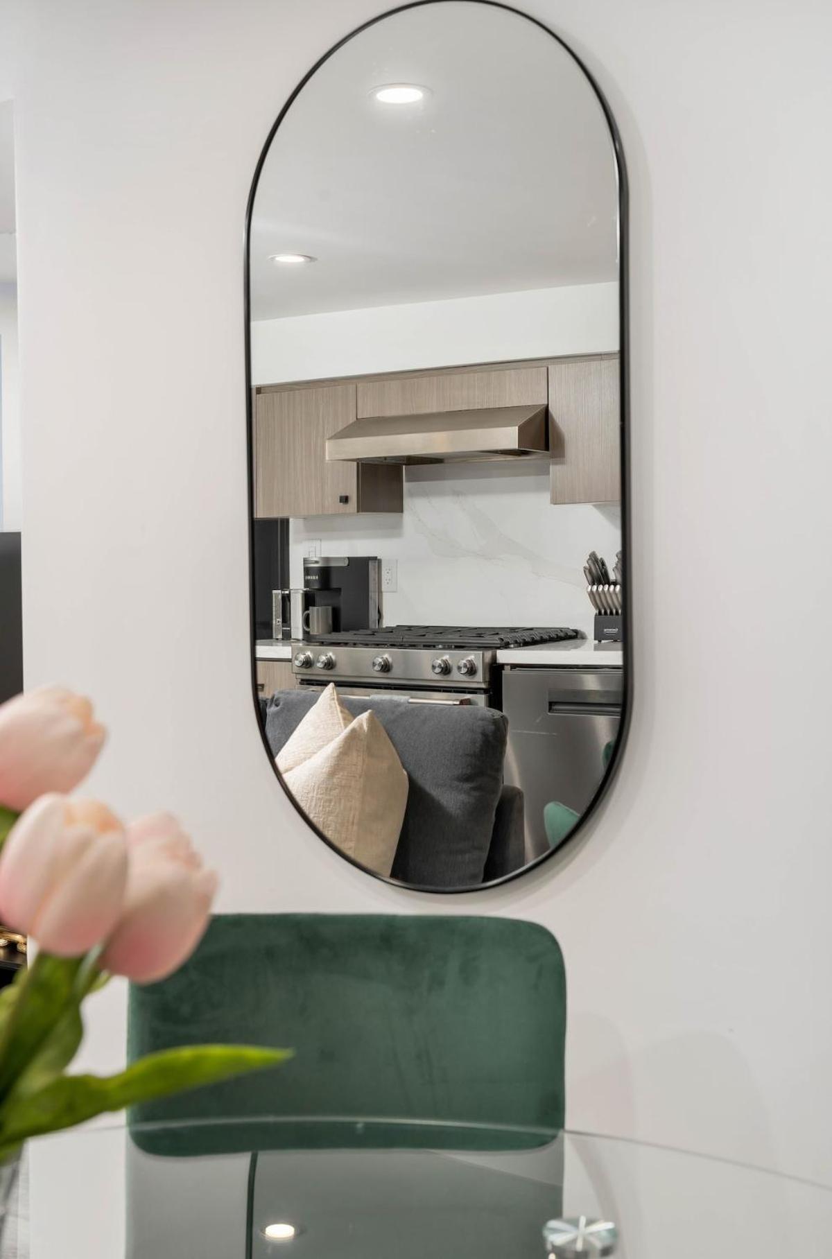 Apartment Cozy Parkdale Fantastic Location Parking