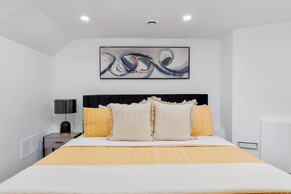 Apartment Cozy Parkdale Fantastic Location Parking *