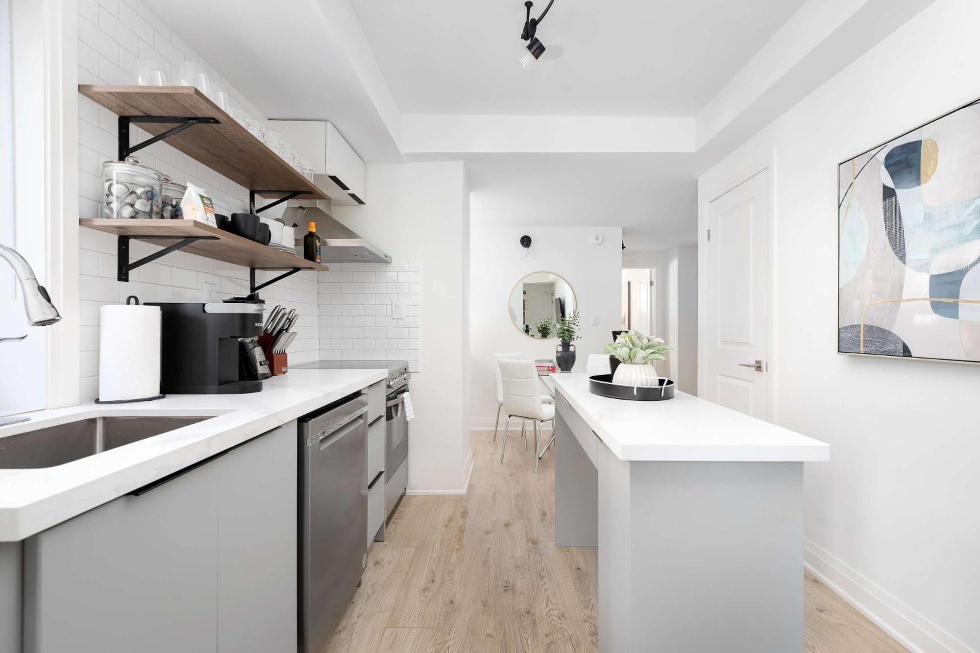 Apartment Family Getaway Trendy Ossington Neighbourhood Toronto