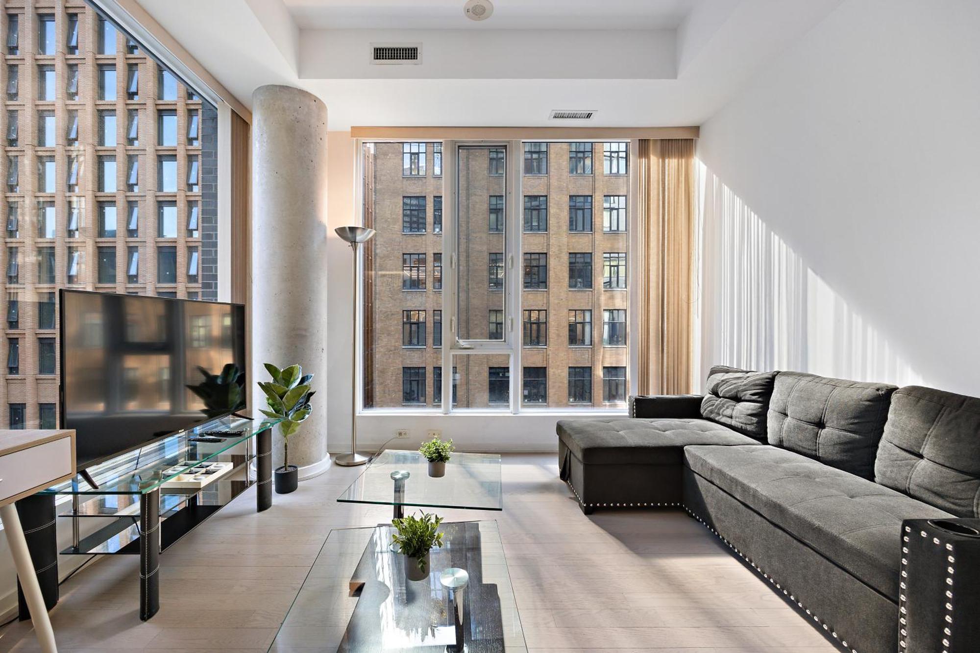Cozy Downtown Apartment