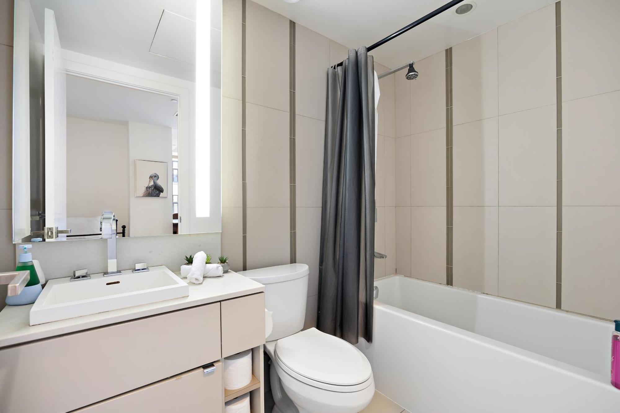 Cozy Downtown Apartment Toronto