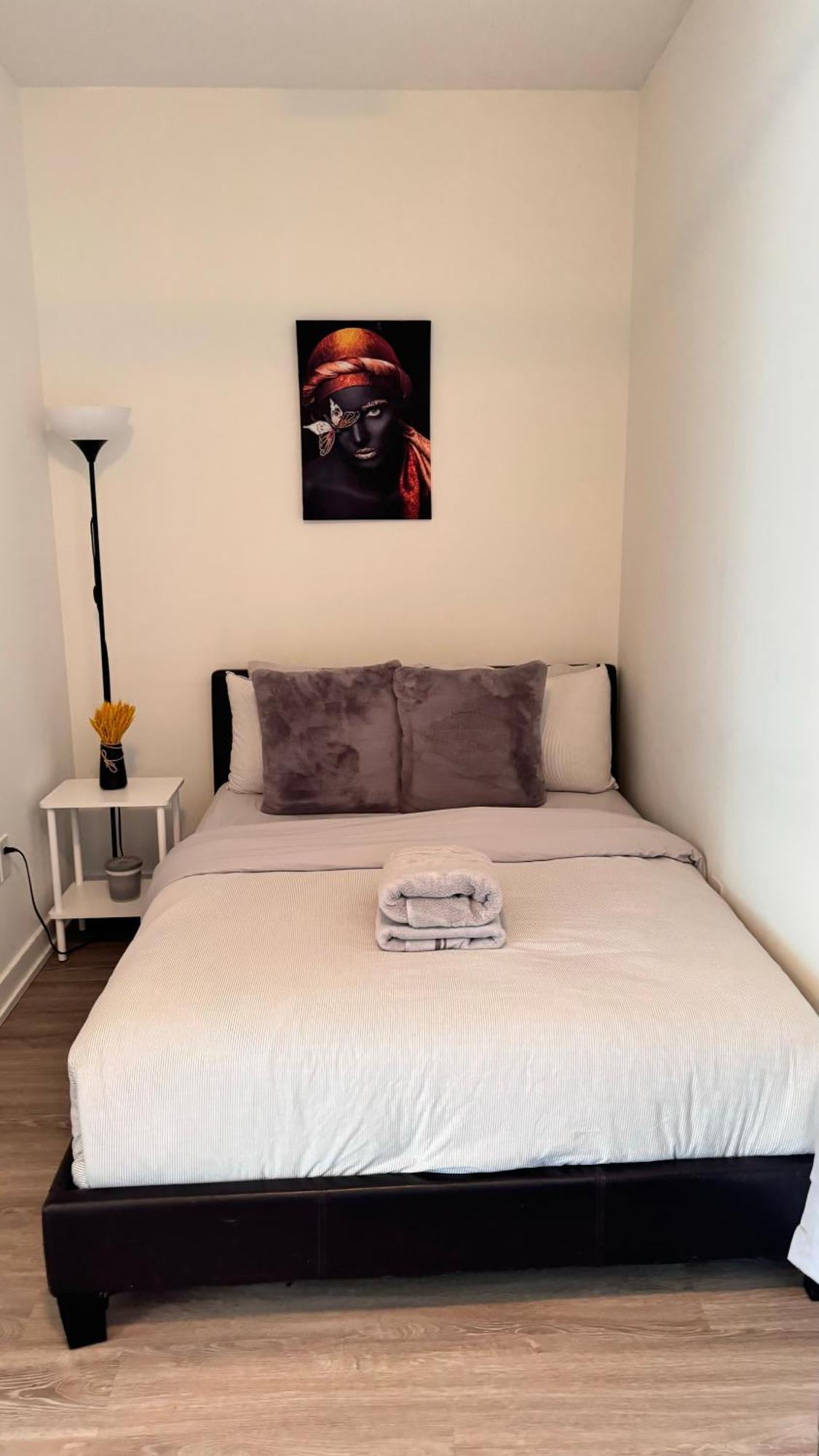 Downtown Oasis-luxury With Balcony & Free Parking *