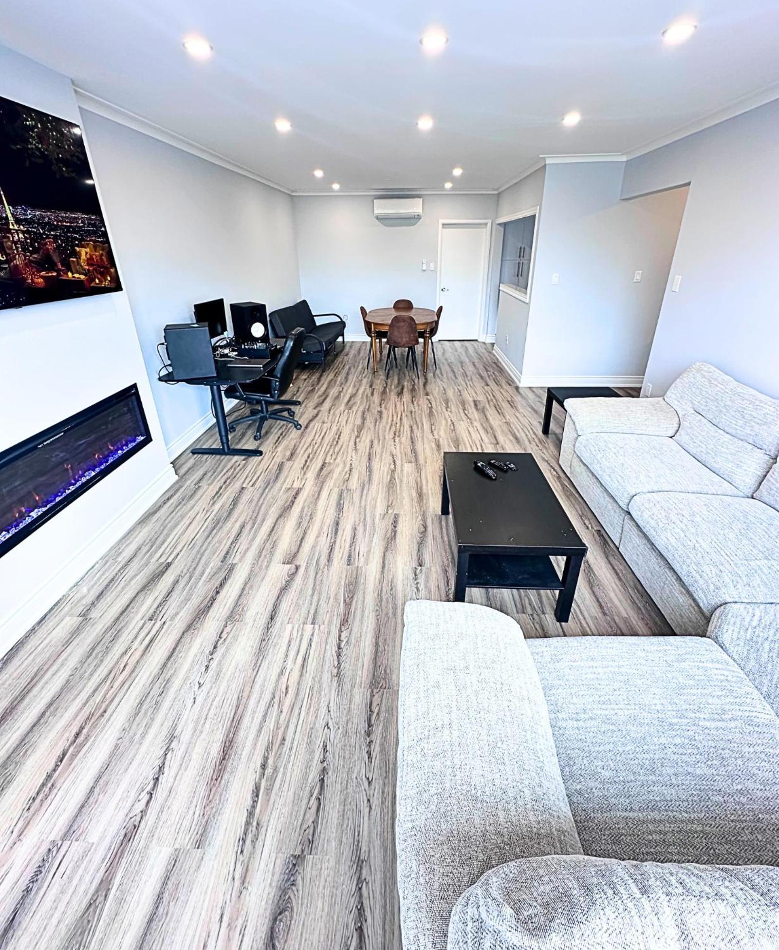 Homestay Spacious Master W Private Bathroom Steps To Subway *