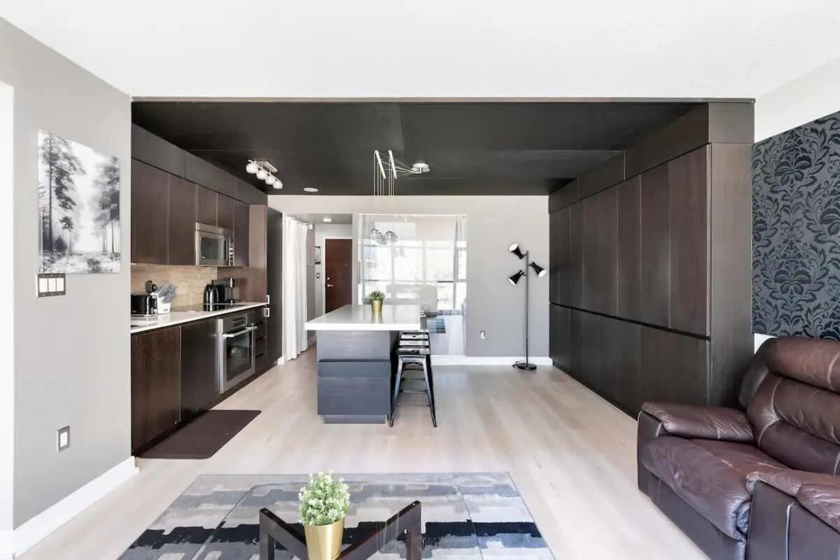 2br By Cn Tower & Waterfront Free Parking Toronto