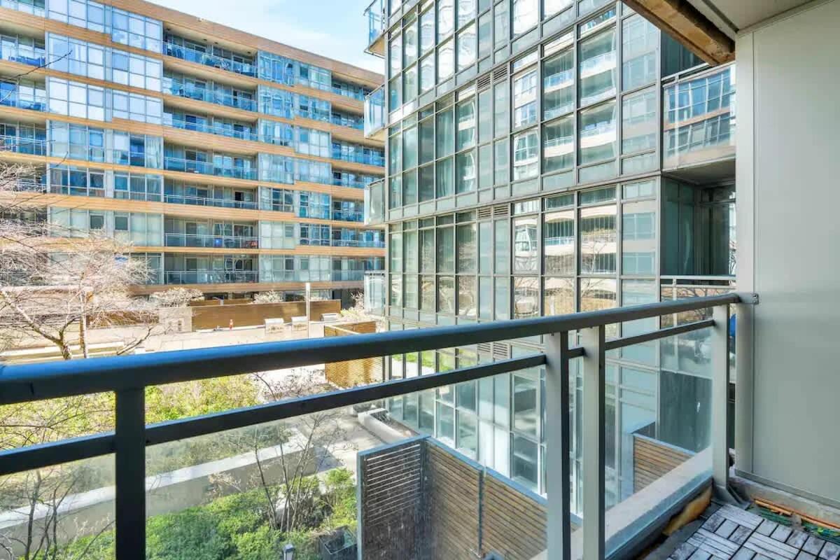 2br By Cn Tower & Waterfront Free Parking Toronto
