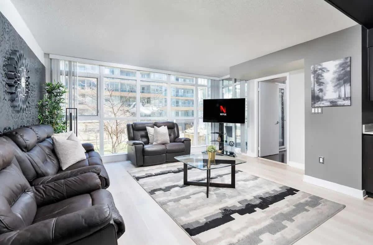 Apartment 2br By Cn Tower & Waterfront Free Parking