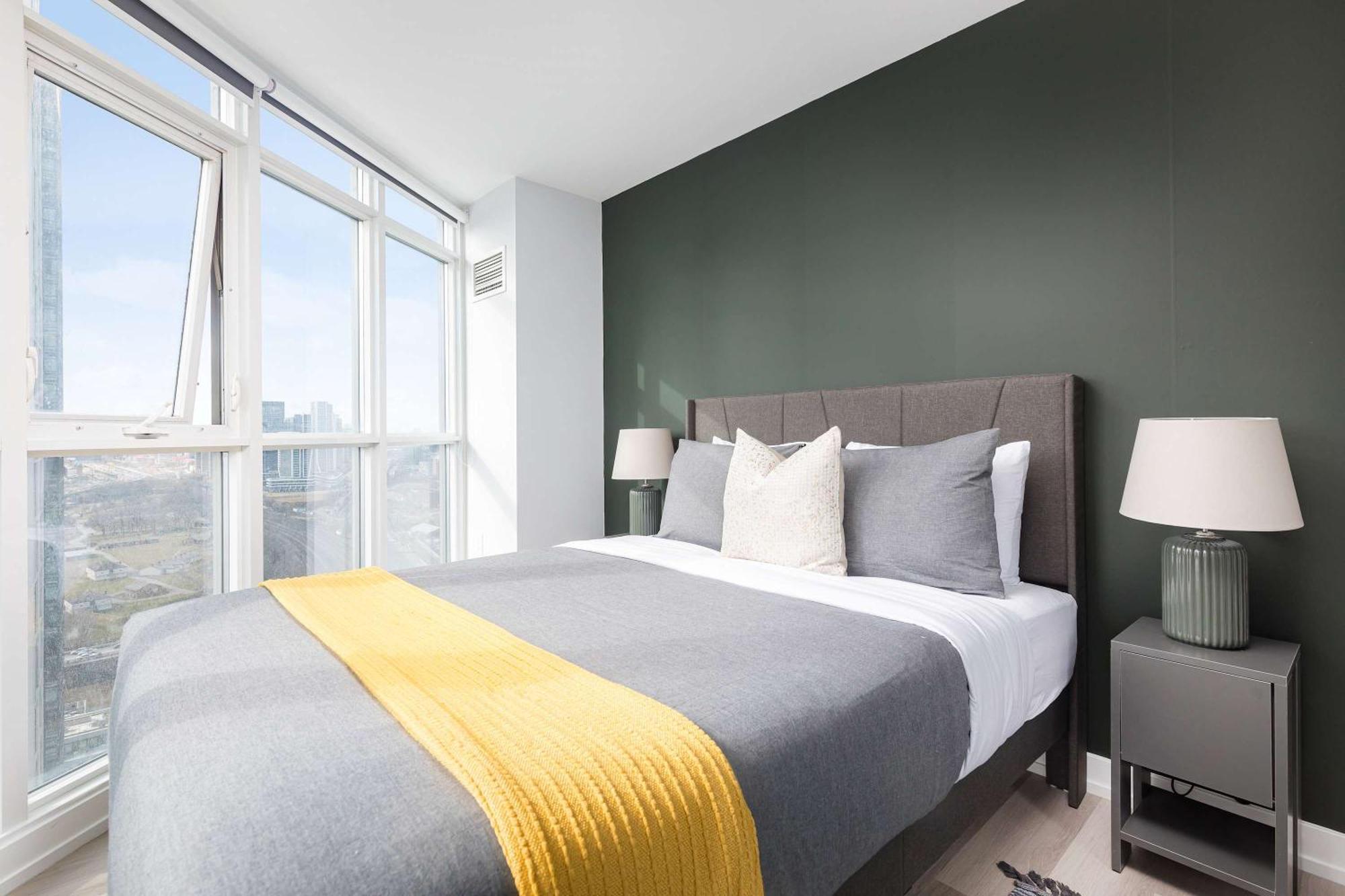 Apartment Rare Designer King Bed With Free Parking *