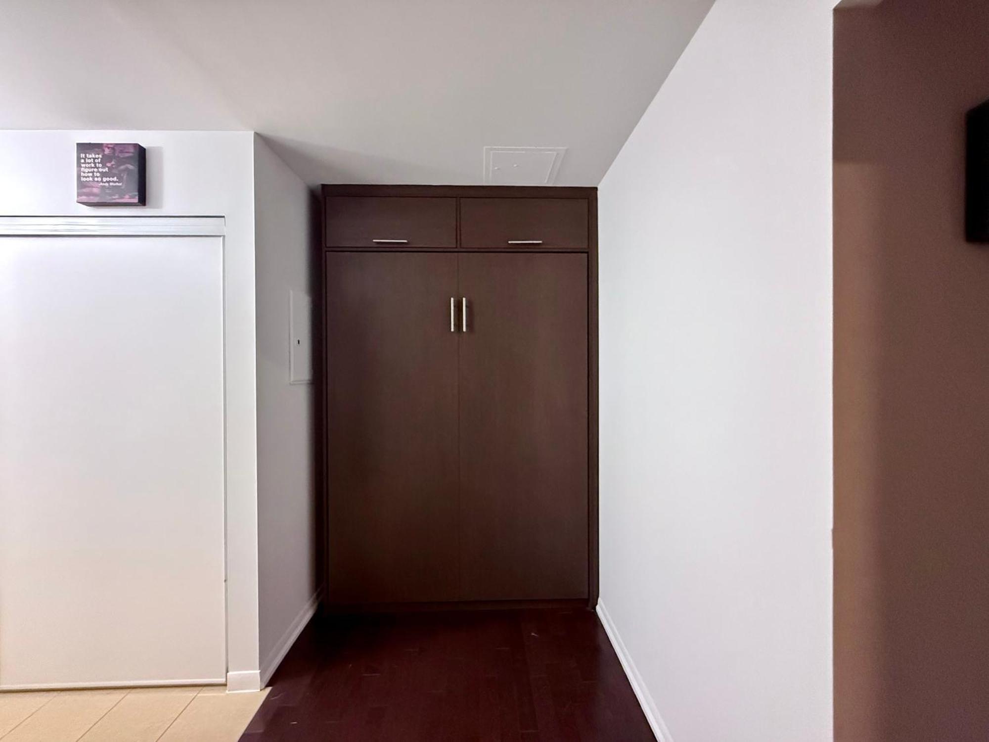Murano - Bay & College - Fully Equipped Downtown Apartment Toronto