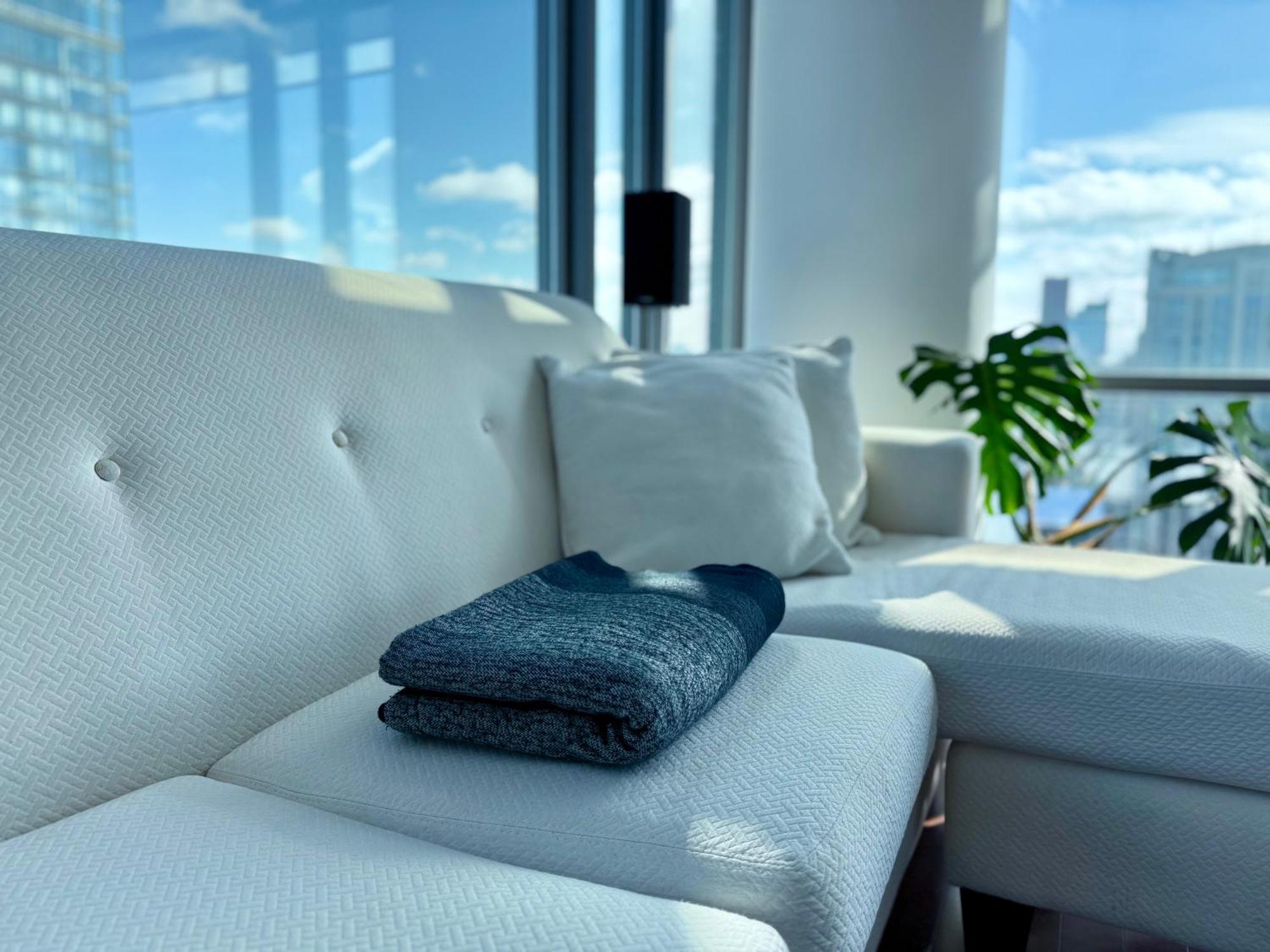 Murano - Bay & College - Fully Equipped Downtown Apartment