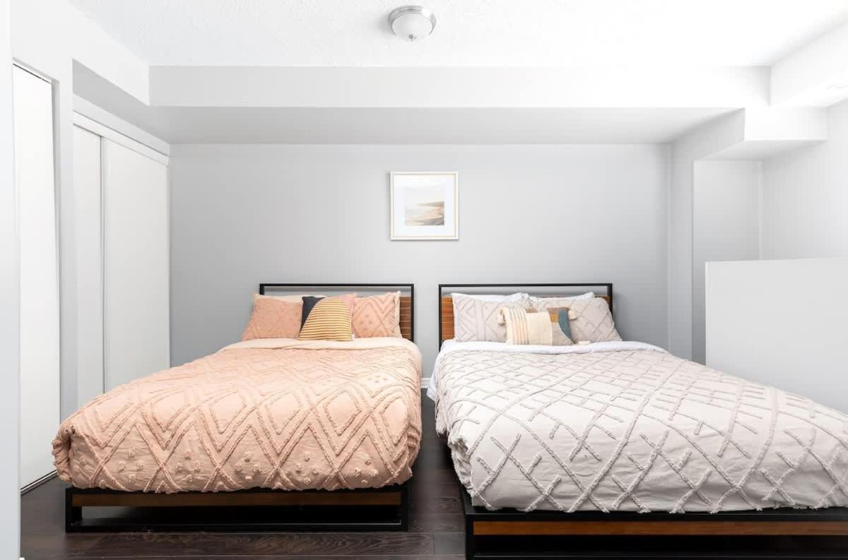 Apartment Two Story Loft W 2 Beds Close To Lakeshore Toronto