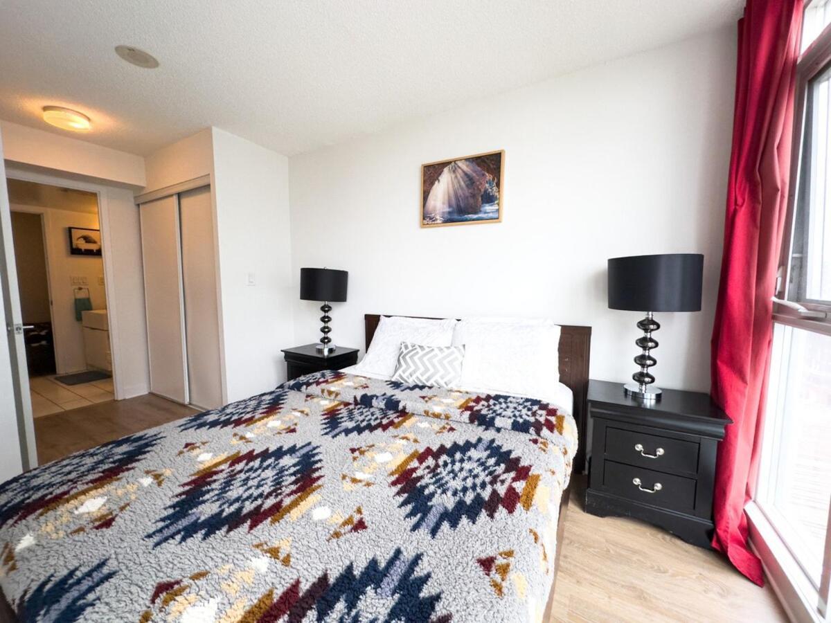 Comfy 2 Beds Lakeview Cn Tower Free Parking Apartment *