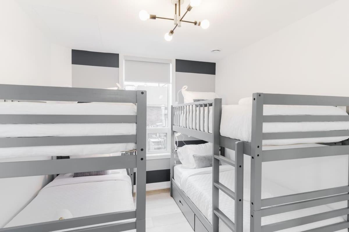 Luxury W Patio Prime Location *