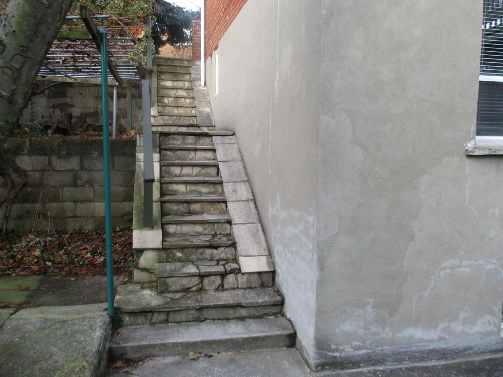 High Park Junior With Washroom And Kitchen