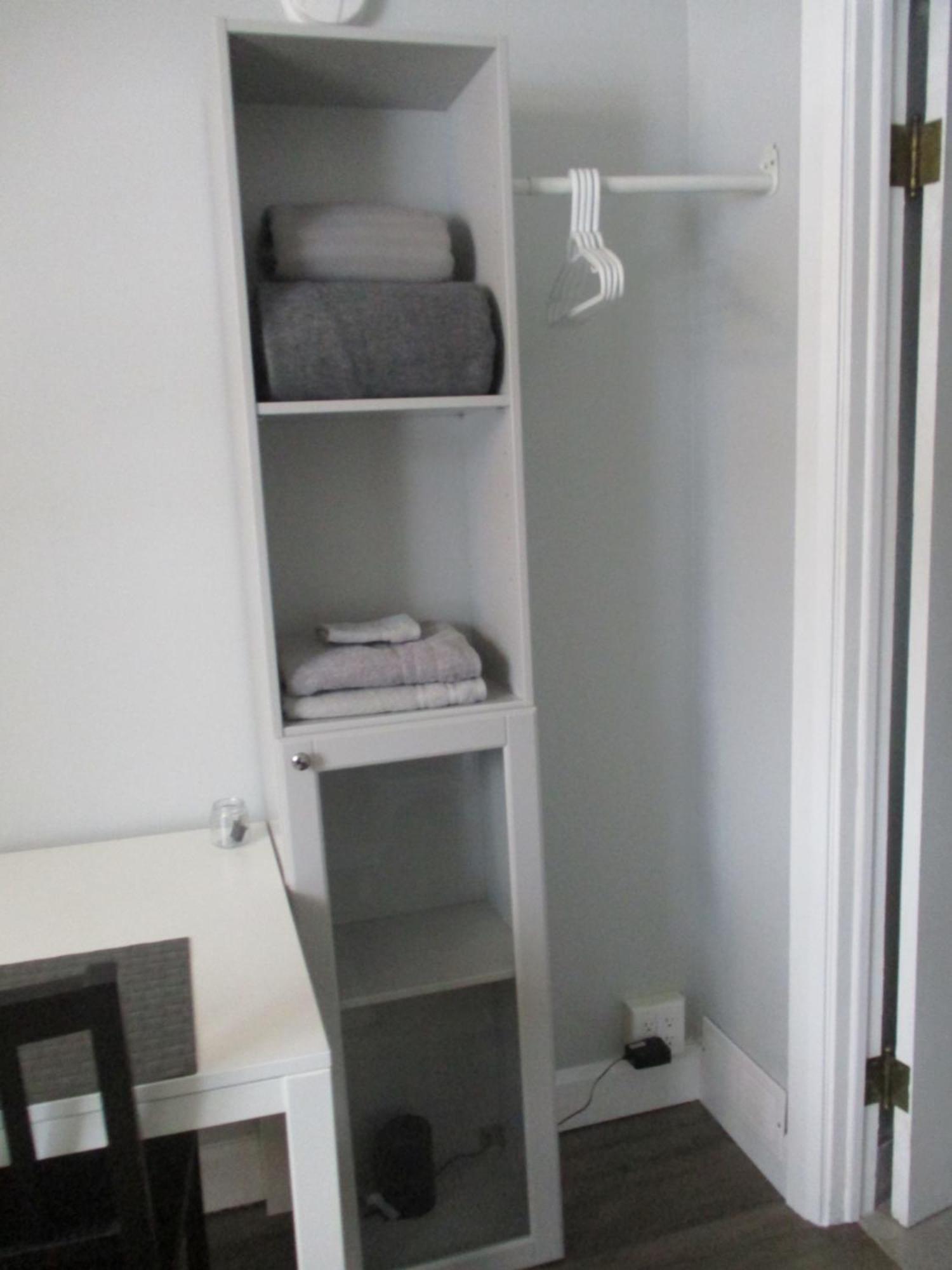 High Park Junior With Washroom And Kitchen Apartment Toronto